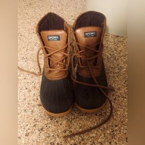 sperry • boys duck boots • size 2M • EUC
